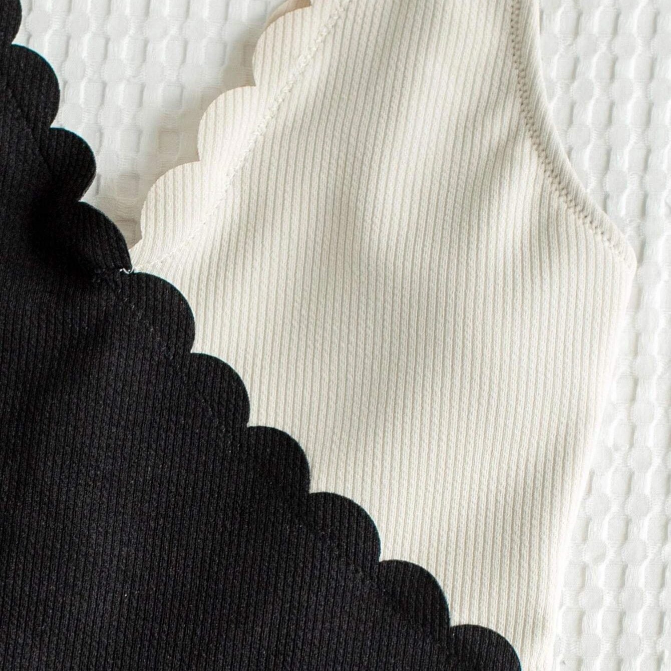 Two Tone Scallop Trim One Piece Swimsuit - Image 4