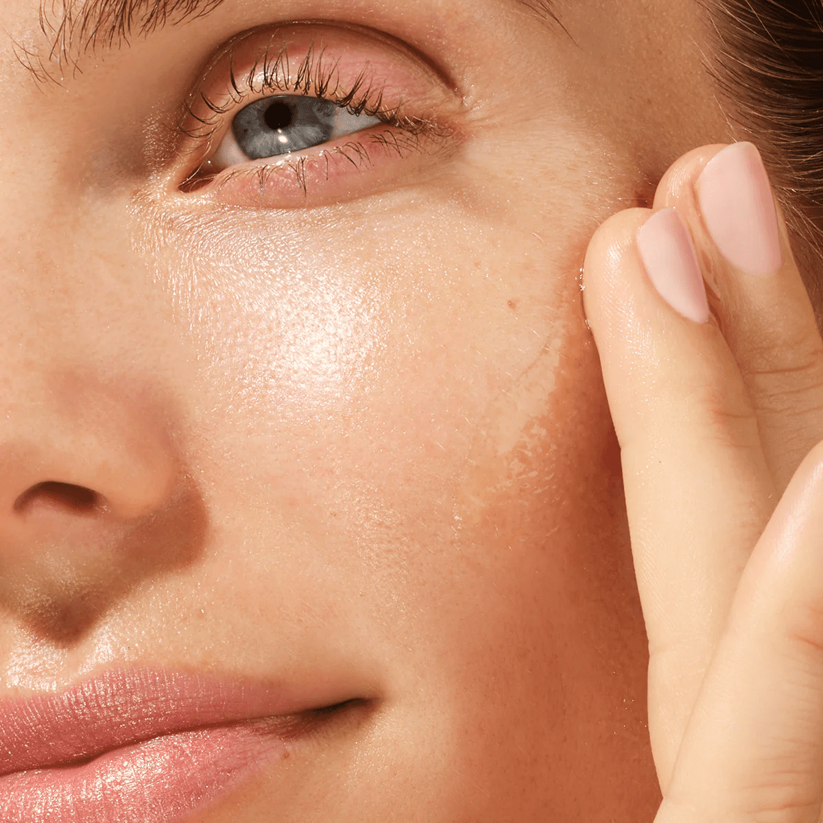 Tatcha The Brightening Serum - Image 4
